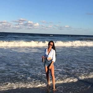 Meet your Posher, Candiece